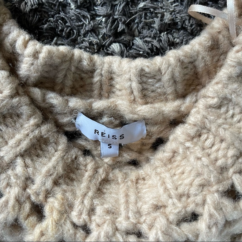 REISS BEIGE OPEN KNIT OVERSIZED 'NATALIE' SWEATER - Picture 8 of 9